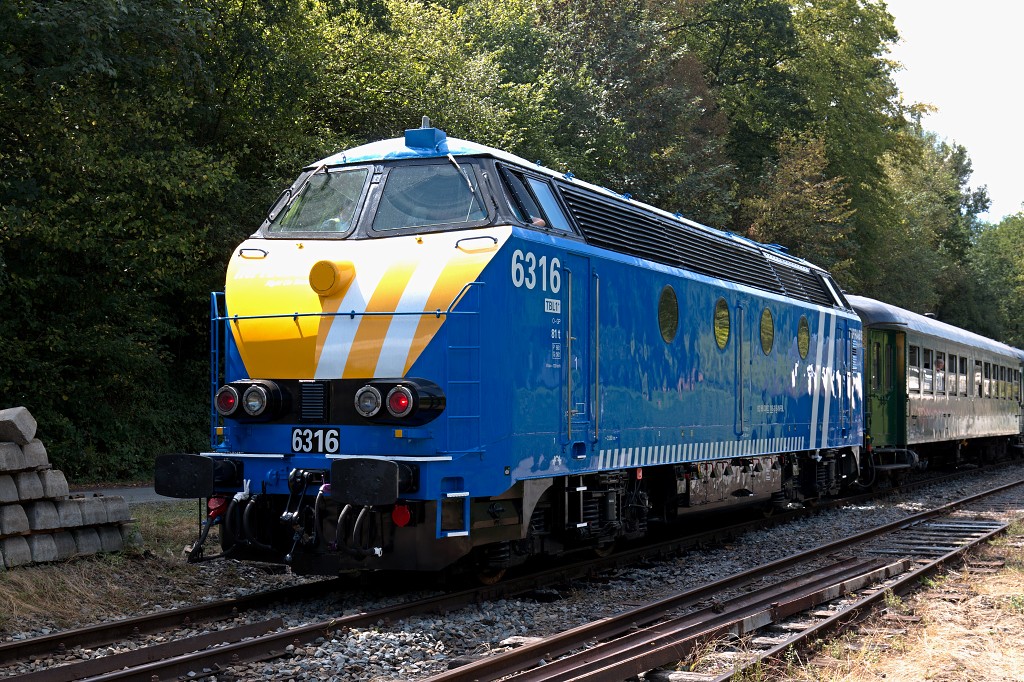 spoorweg spoorwegen hdr ns trein treinen locomotief verkeer transport openbaar vervoer spoor stoomlocomotief station